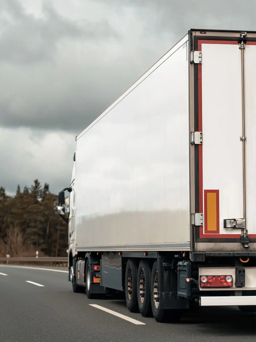 https://deliveryexpress.es/wp-content/uploads/2023/09/delivery-express-camion-de-transporte-01.webp